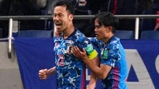 「超感動的」「貴重な一枚」吉田麻也＆久保建英がレジェンドと肩組み3ショットが話題！ 久保「最高な時間でした」