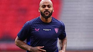 セビージャDFマルコンが左太ももの肉離れで早々に離脱…