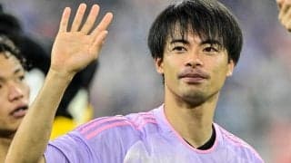 「絶対買う!!!!!!」三笘薫所属のブライトンが来季の「新ユニフォーム」発表！ 青白ストライプのデザインが「シンプルで好き」と好評の一方で、「三笘の背番号」に向けた声も