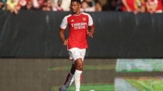 アーセナルDFサリバ、ファン・ダイクをお手本に目指すのは「世界最高のディフェンダー」