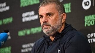 ポステコグルー監督、ケインの“バイエルンユニ”持参で会見出席のドイツ人記者に不快感