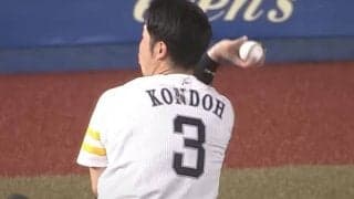 猛ダッシュから地面激突「これ捕るのか」　恐れなしの驚愕ダイブ「受け身もとれない」