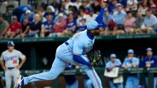 【MLB】35歳が“166キロの変化球”　捕手も必死…人類最速左腕が「打てるわけない」