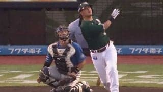 リーグ独走の豪快アーチに「エッぐぅ」　舞い上がる弾道…確信歩きが「かっこよすぎ」