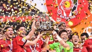 「これ好き」浦和レッズの選手の目の前での「マグロ解体ショー」が話題に！「次はパレードして、浦和の街でマグロの解体ショーしよ」と新たな目標の声も