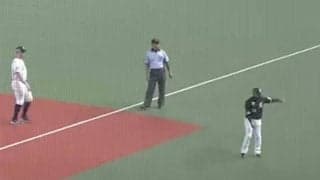 ボールボーイの仕事“強奪”「上手すぎて衝撃」　棒立ちの50歳は「ふつー素手で補らない」