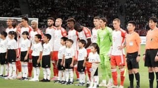 来日中のバイエルンが黒基調の今季アウェイユニを正式発表！撮影場所は日本のB級グルメ集結地か!?