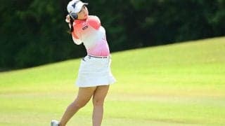 【女子ゴルフ】小祝さくらが大会コースレコードで急上昇、首位は鈴木愛と宮澤美咲　楽天スーパーレディース2日目