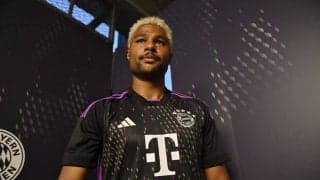 岩渕真奈がバイエルンFWニャブリらとの2ショット披露に、「Always a Gunner!」とアーセナルファンが反応！ さらに「前髪いいね」「前髪可愛い」と髪型へ注目する声も