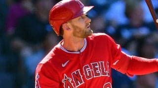 【MLB】エ軍ウォード、顔面死球でカート搬送　ヘルメット吹っ飛び出血…大谷翔平も頭抱える