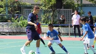 パリ・サンジェルマンがサッカー教室開催　スペイン代表MFや守田英正の“元相棒”が熱血指導　8月1日にはインテルと対戦