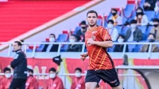 「シュートスピードがバグ」元名古屋シュヴィルツォクが新加入の大宮でFKからJ2初ゴール！「やっぱりJ1級」「J2の環境を破壊しとる」とファン絶賛