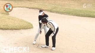 左下がりのバンカーショットでボールを上げるには？