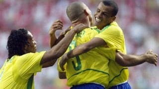 「私のアイドル大集結！」ブラジル代表の伝説と未来が集まった“奇跡の1枚”に歓喜の声「日韓W杯を思い出す」