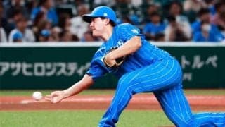 思いもせぬシャワーに「ニヤついている」　衝撃の光景にファン「儀式いいな」