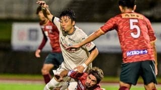 「泣きそうになった…」川崎サポーターと高知の選手の試合後のやり取りが「素敵な光景」と今も止まらぬ反響！横竹が「自分たちにくれた」と手から離さなかったパイナップル