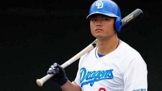 指揮官笑顔…竜の救世主が「まじで化け物」　25歳“初日”の連発は「鳥肌しかない」