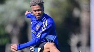 「藤田さん陽キャすぎる」シントトロイデン加入の藤田譲瑠チマが初合流も「チームに溶け込む姿」公開！「ジョエルならすぐ馴染むよな」とファンも安堵の声