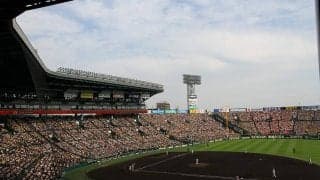 【高校野球】左翼で肩を回して出番待つエース　重かった序盤の失点、指揮官に感謝の3年間