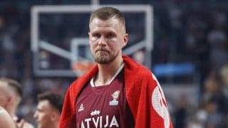 ラトビア代表のクリスタプス・ポルジンギスが足底腱膜炎のためワールドカップ出場を断念