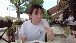 【オフショット】早田ひな ハンガリー名産フォアグラを食す