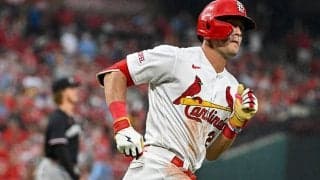 【MLB】ヌートバー、「下腹部の打撲」で負傷交代　下半身に自打球直撃で悶絶…6回守備中に退く
