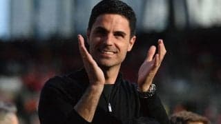 アーセナルが新加入GKラヤの家族に粋な計らい！ 祖父を招待しアルテタ監督がユニ贈呈「人生最大の夢だった」