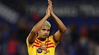 バルセロナDFアラウホがトレーニング中に左足負傷で数週間の離脱に…