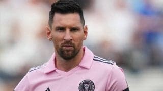 試合中のこんなところまで！どこにでも現れるメッシのボディガードに驚きの声「いつでもいるな」「めちゃくちゃ強そう」