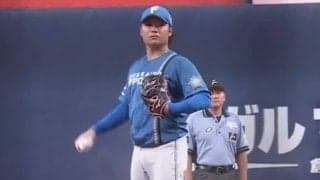 球場騒然の珍事…“ロジン補充”で試合中断　大量使用対決で「マウンド真っ白」