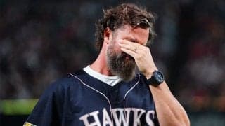 元鷹サファテ氏が1253日ぶり本拠地登板　家族のサプライズ登場に思わず涙