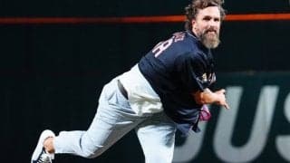 涙の元助っ人が「試合前から泣かせる」　変わらぬ“キング”は「やはりカッコいい」