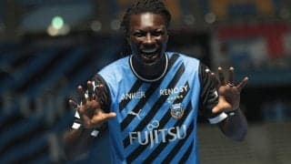 「シュールすぎる」新加入のゴミスが川崎の街を探索！銭湯での“風呂”上がり姿が反響「風呂ンターレの洗礼(笑)」