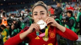 女子W杯決勝で見事なゴールのスペイン女子代表主将、試合後に父の死を知る「私は試合の前に星を手にしていた」