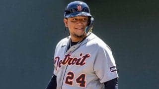 【MLB】衝撃の“戦う男”登場に「笑いが止まらない」　ギター受け取った40歳が伏線回収