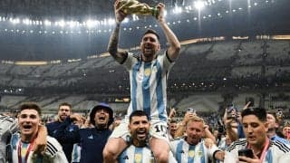 「誰よりもメッシを愛している」アグエロが親友メッシのタイトル獲得に大喜び！TVの前で全力ガッツポーズ「最高だ」