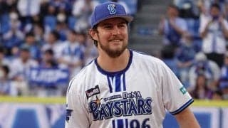 グローブ“自主作成”のバウアーは「エンターテイナー」　鮮やかピンクが「面白い」