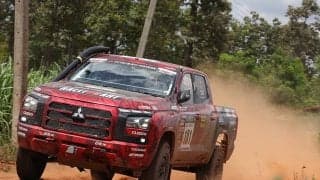 三菱自動車が技術支援する「チーム三菱ラリーアート」が新型トライトンで挑んだAXCRで総合3位