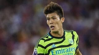 【プレミアリーグ】「ストップウォッチが必要」冨安健洋、今季初先発も痛恨退場…　新ルールで混乱、疑惑の判定に指揮官憤慨「コメントする気はない」