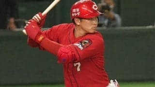 力感なく逆方向にスタンドイン…　“芸術点”高いスイングが「なんだこの美しいアーチは」