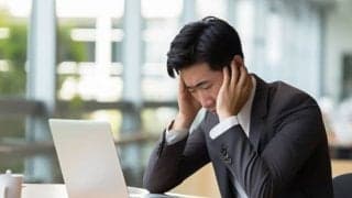 仕事で自己嫌悪に…そんな時どうする？上手にメンタルケアする方法とは［男女499名が回答］