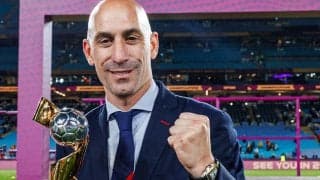 「辞任はしない！」女子選手の唇にキスしたスペインサッカー連盟会長、驚きの自己弁護で辞任拒否「何よりも合意だった」