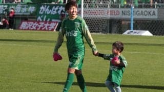 元なでしこDF岩清水梓が親子でCMに！選手、母としての奮闘姿に反響「元気出た！」「このCM素敵ですよね」「エプロン姿が新鮮」
