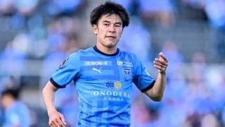 「今年のJプスカシュ賞だ」J1横浜FCの大卒新人が昨季王者相手に「クール過ぎる」ゴラッソ！「喜び方、古巣相手に決めた時のそれ」などゴール後の姿にも注目集まる