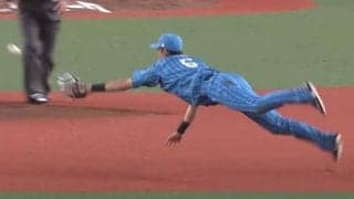 “えび反り”美守が「まじでたまらん」　激ムズ打球も併殺完成「次元違いすぎ」