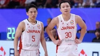 日本代表を信じ抜いたトム・ホーバスHC…躍動した河村勇輝＆富永啓生に「次も頼むよ」