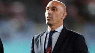 選手にキスで職務停止のスペインサッカー連盟会長、母親がハンガーストライキ、「真実を話すこと」を被害者・エルモソに要求