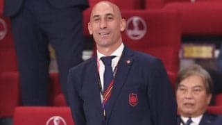 女子選手にキスしたスペインサッカー連盟会長の報道で人違い…元アルゼンチン代表DFがとばっちり