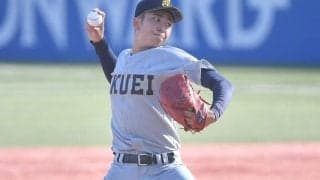 侍U-18、和やかな練習風景が「可愛すぎる」　右腕の“はにかみ”にファン注目