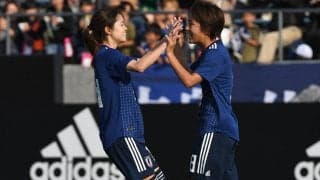 「自分にとって一生の宝物」なでしこMF長谷川唯が先輩であり友人でもある岩渕真奈の引退に心境、数々の2ショットで回想…冨安健洋も登場